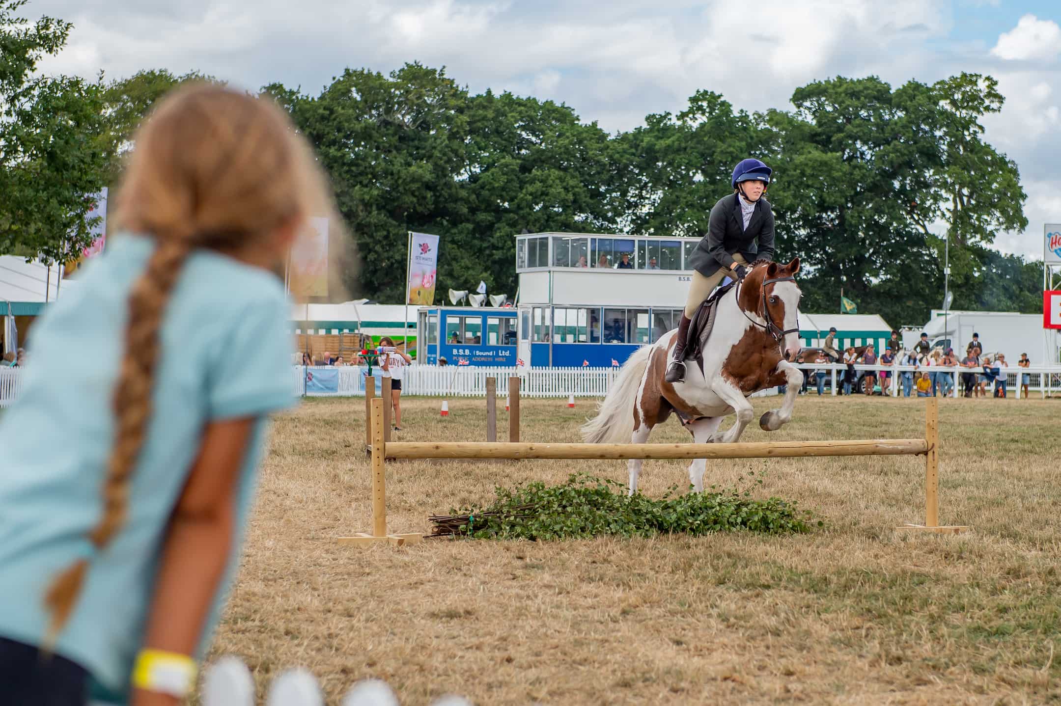 The inter-hunt relay in the main ring